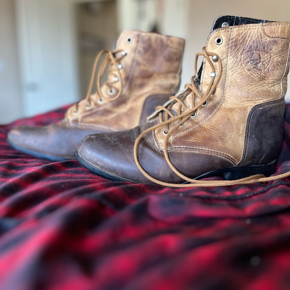 Womens Ariat Size 8 Roper